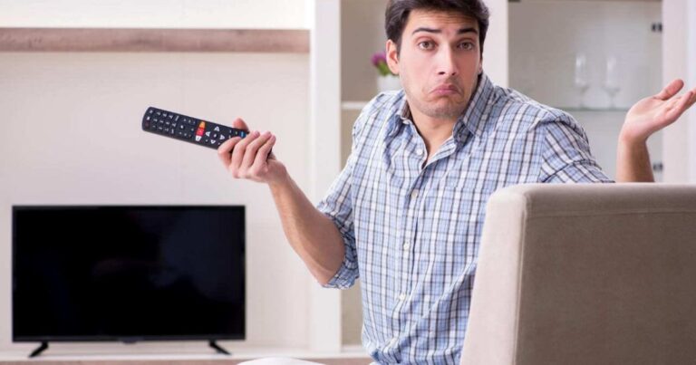 Hisense TV Turning On and Off [Here’s How to Fix It]